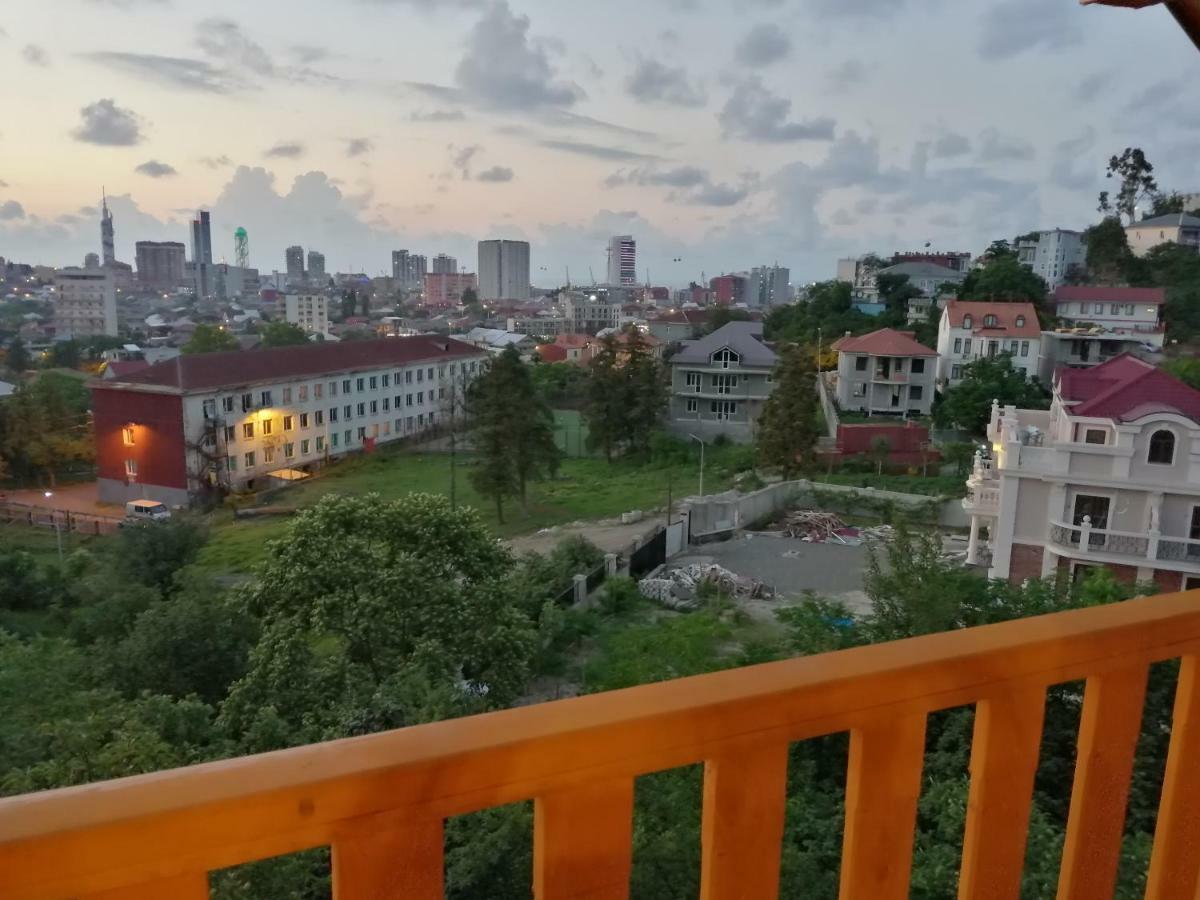 Деревянный Котеж The 1 С Выдом На Город Batumi Exterior photo